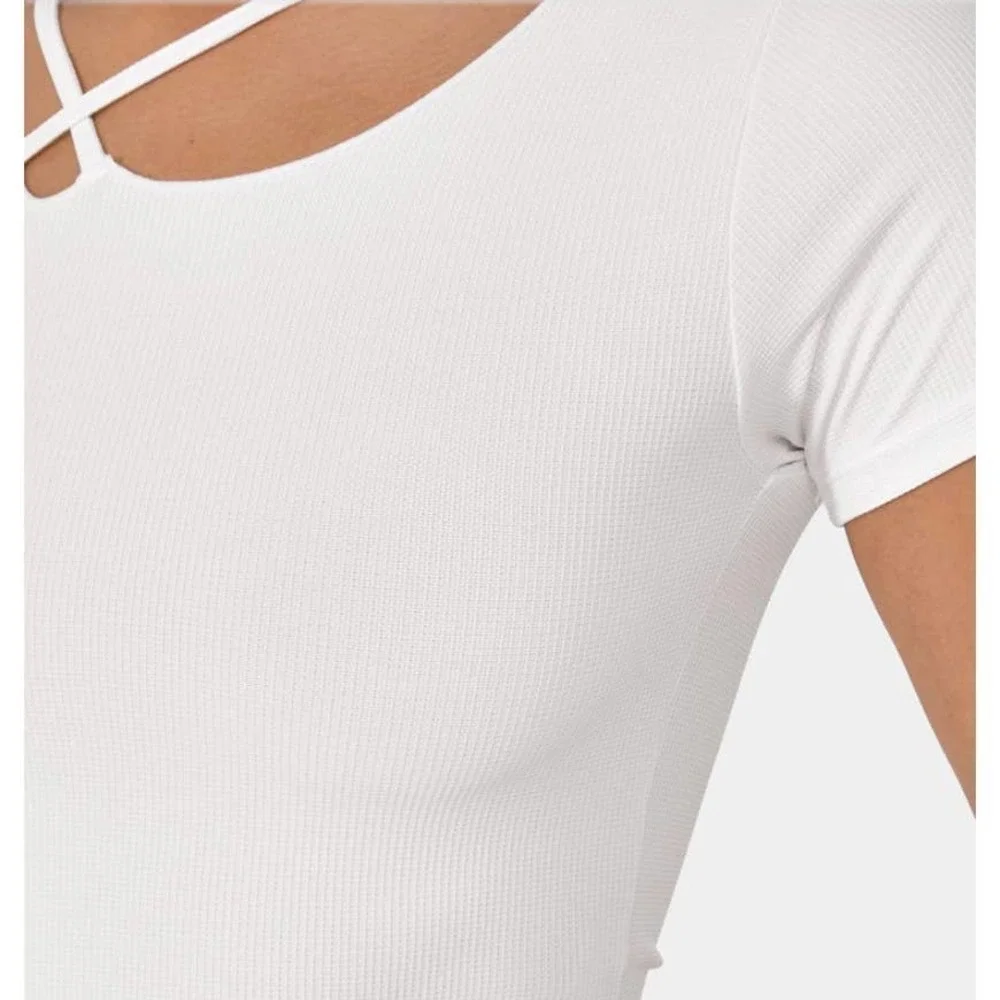HALARA Short Sleeve Crisscross Cut Out Cropped Yoga Sports‎ Top